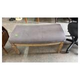UPHOLSTERED BENCH