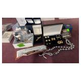 GROUP OF NECKLACES, RINGS, EARRINGS & JEWELRY