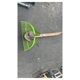 GRASS RAKE, SHOVEL & SCRAPER