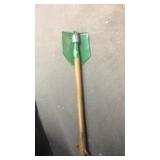 GREEN FOLDING CAMP SHOVEL