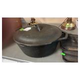 LODGE CAST IRON 12' DUTCH OVEN W/ LID