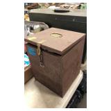 PROPANE LANTERN & SHIELD IN CUSTOM BOX