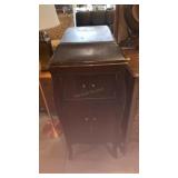 ANTQ VICTOR VICTROLA - CABINET ONLY