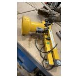 MOUNTED SWIVEL SHOP LIGHT