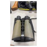 CARSON 10X30 BINOCULARS W/ CASE