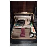 SINGER VTG PORTABLE SEWING MACHINE