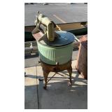 VINTAGE DEXTER CLOTHES WRINGER