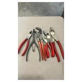 6 VARIOUS SNAP-ON AND BLUEPOINTE PLIERS
