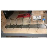 6-HOOK METAL HANGING RACK