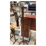 VTG MISSION STYLE OAK HALL TREE
