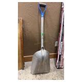 KOBALT SCOOP SHOVEL