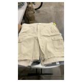 4 PAIRS OF 34W ASSORTED SHORTS