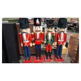 4 - NUTCRACKER DECOR