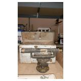 VINTAGE DAVID WHITE SURVEYORS LEVEL W/ CASE