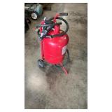 GRIZZLY G0475 10 GALLON PORTABLE SANDBLASTER