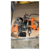 RIDGID 18V SAWZALL, GREASE GUN, 5 BATTERIES AND CH