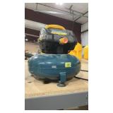 TNT 3 GALLON AIR COMPRESSOR