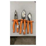 3 KLEIN TOOLS PLIERS AND NIPPERS