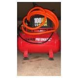 CENTRAL PNEUMATIC 3 GALLON AIRCOMPRESSOR W/ HOSE
