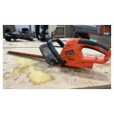 BLACK AND DECKER ELECTRIC HEDGE TRIMMER