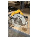 DEWALT 7 1/4' CORDED CIRCULAR SAW