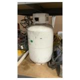 30 LB PROPANE TANK W/ HOSE
