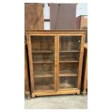 GLASS FRONT ANTQ 3 SHELF OAK BOOK CASE