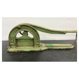 RJR TOBACCO CO ANTQ CAST IRON PLUG TOBACCO CUTTER