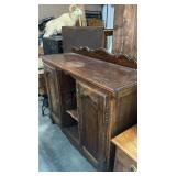 TIGER OAK PROVENCIAL SIDEBOARD W/ FLORAL ALCOVE