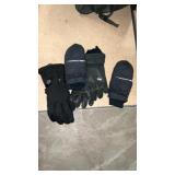 4 PAIRS OF WINTER GLOVES