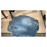 LARGE GROUP OF DENIM JEANS
