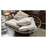 PAPASAN LOVE SEAT