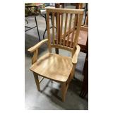 ACCENT CHAIR
