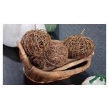 GRAPEVINE & BASKET DECOR