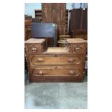 OAK ANTQ VANITY - NO MIRROR