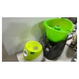 2 ELECTRIC DOG BALL THROWERS