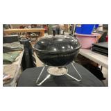WEBER TABLE TOP CHARCOAL GRILLE