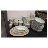 HERITAGE MINT - ENCHANTED GARDEN CHINA PERTIAL SET