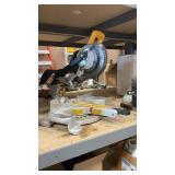 DEWALT 7 1/4' CORDLESS SLIDING COMPAUND MITER SAW