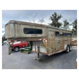 1996 TRAILMAN GOOSENECK SLANT LOAD HORSE TRAILER