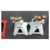 WHITE JACK STANDS