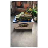 JOHN DEERE DIE CAST 1950 FORD PICKUP W/ BOX