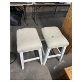 2 MATCHING BAR STOOLS, 24' SEAT HEIGHT