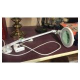 MAGNIFYING CLAMP ON LIGHT