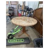 ROUND OAK TABLE 42' DIA