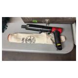 KLEIN BAG W/CHICAGO NEEDLE SCALER 4000 RPM