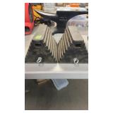PR OF HEAVY DUTY RUBBER WHEEL CHOCKS
