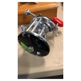 PENN 65 LEVEL WIND FISHING REEL