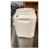 WATERPROOF STORAGE CONTAINER