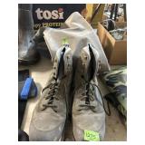 SIMMS WADERS SIZE LARGE & SIMS WADING SHOES SZ 13